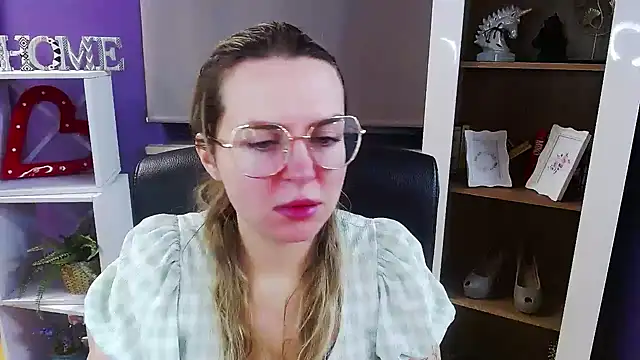 Zoey Erotic online show from 01-16-26, 06:28