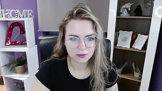 Zoey Erotic online show from 10-27-25, 05:30