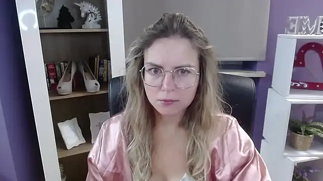 Zoey Erotic online show from 09-26-25, 04:30