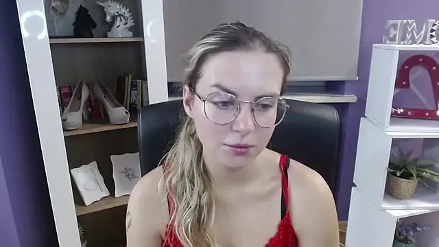 Zoey Erotic online show from 09-17-25, 04:25