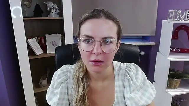 Zoey Erotic online show from 09-25-25, 04:51