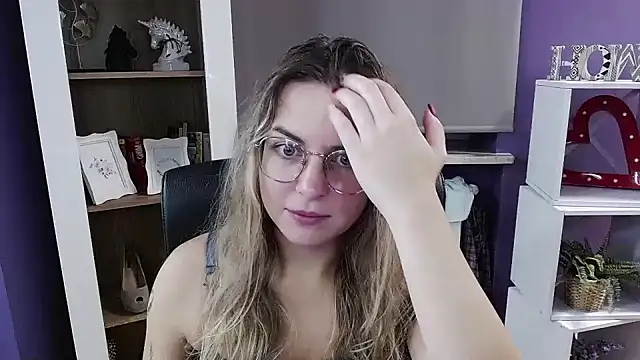 Zoey Erotic online show from 10-09-25, 04:24