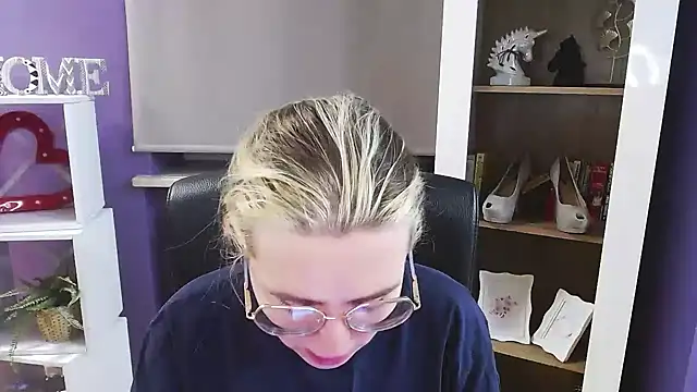 Zoey Erotic online show from 02-17-26, 05:38