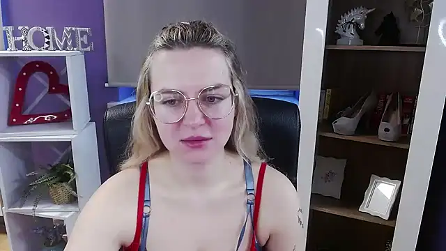 Zoey Erotic online show from 03-18-26, 05:32