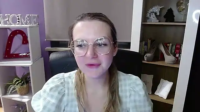 Zoey Erotic online show from 11-28-25, 05:29