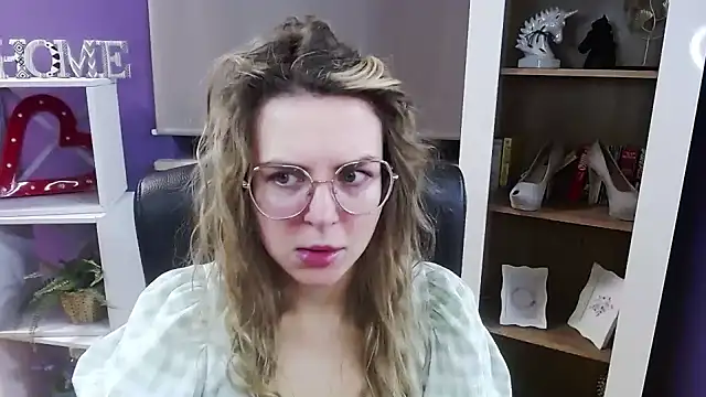 Zoey Erotic online show from 01-06-26, 05:33