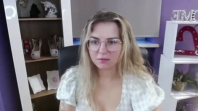 Zoey Erotic online show from 09-09-25, 04:33