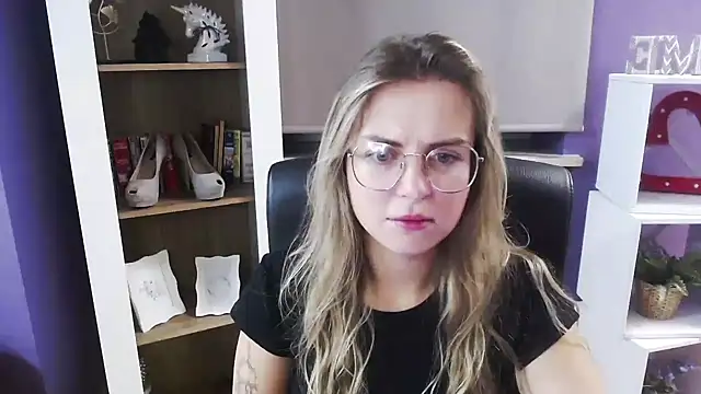 Zoey Erotic online show from 09-30-25, 04:29