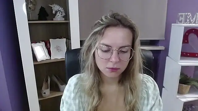 Zoey Erotic online show from 10-02-25, 04:27