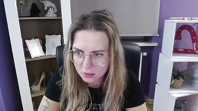 Zoey Erotic online show from 10-03-25, 04:25