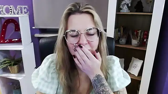 Zoey Erotic online show from 11-20-25, 05:30