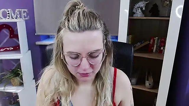 Zoey Erotic online show from 03-03-26, 05:58