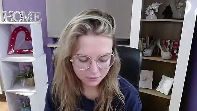 Zoey Erotic online show from 11-07-25, 05:34