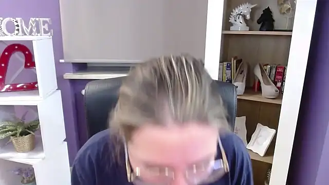 Zoey Erotic online show from 11-18-25, 05:33