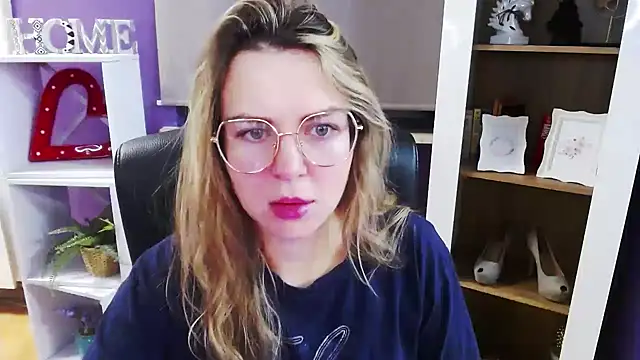 Zoey Erotic online show from 12-18-25, 05:34