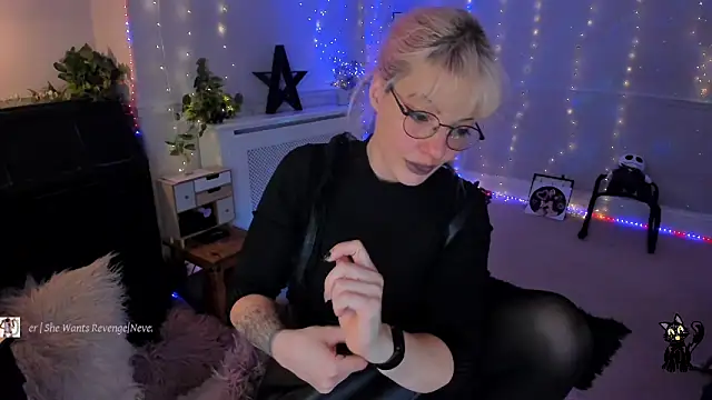 Snapshot of AliceW0lf chatting on 03-03-25, 08:54 AliceW0lf online show from 03-03-25, 08:54