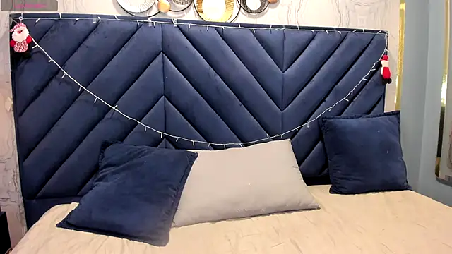 Sariitaa  online show from 12-17-25, 02:44