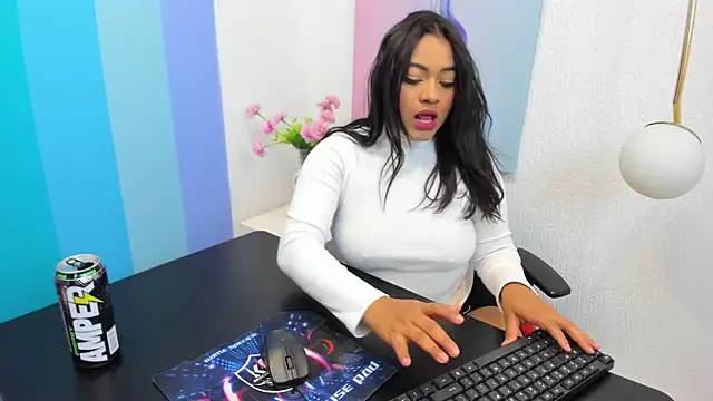 Snapshot of Sariitaa_ chatting on 09-20-25, 03:28 Sariitaa online show from 09-20-25, 03:28