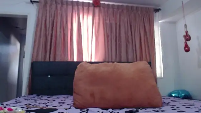 linapalacios online show from 07-11-26, 02:39