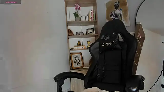 sophia18- online show from 10-10-25, 09:04