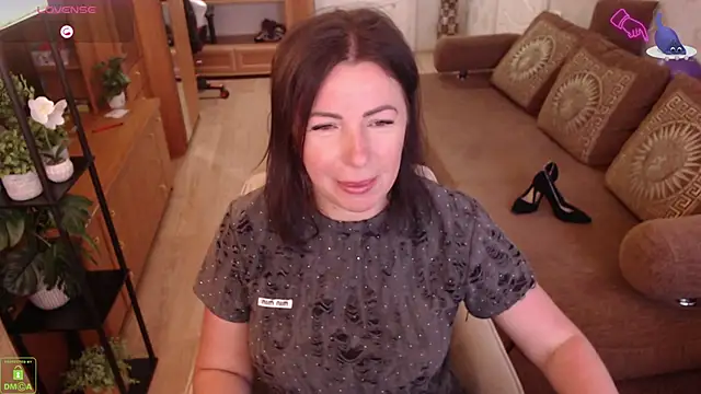 Snapshot of LauraClarck chatting on 05-24-26, 06:02 LauraClarck online show from 05-24-26, 06:02