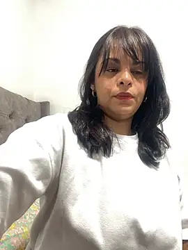 Snapshot of Kataliina chatting on 06-25-26, 05:45 Kataliina online show from 06-25-26, 05:45
