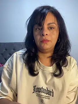 Kataliina online show from 05-19-26, 04:19