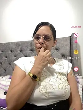 Kataliina online show from 04-24-26, 06:04