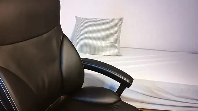 naughty sarahh online show from 07-09-26, 05:56