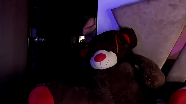 GiselReyes online show from 10-17-25, 10:55