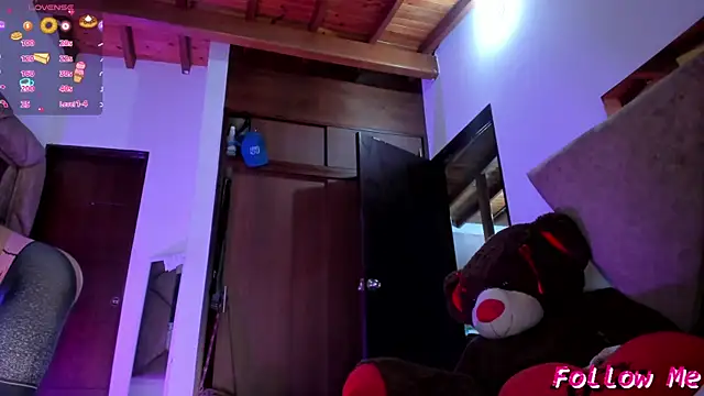 GiselReyes online show from 10-23-25, 02:43