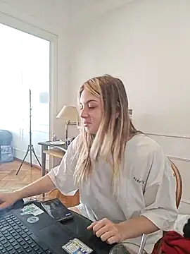 Elnonoykeila77 online show from 02-08-26, 01:42