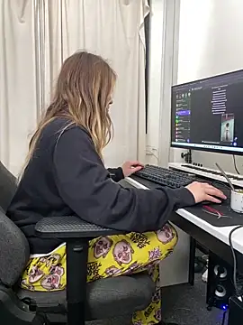 Elnonoykeila77 online show from 05-01-26, 02:55