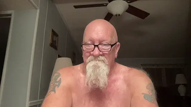 Snapshot of kcbace61760 chatting on 09-11-25, 12:32 kcbace61760 online show from 09-11-25, 12:32