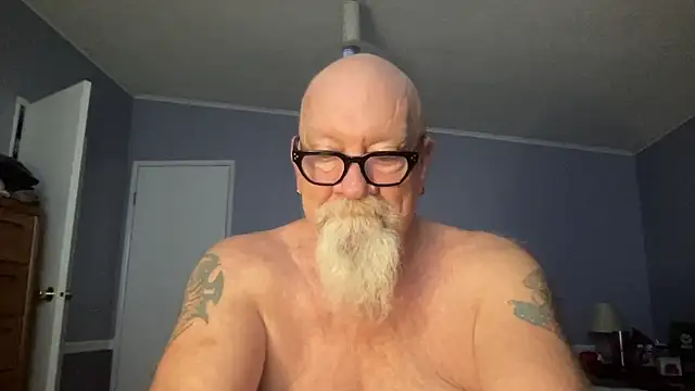 Snapshot of kcbace61760 chatting on 01-13-26, 05:00 kcbace61760 online show from 01-13-26, 05:00