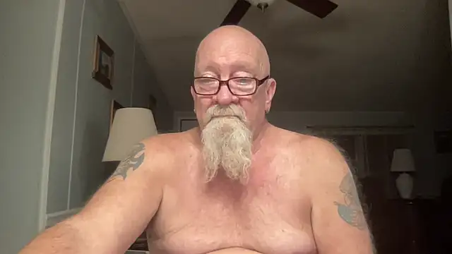 Snapshot of kcbace61760 chatting on 10-14-25, 11:04 kcbace61760 online show from 10-14-25, 11:04