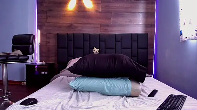 anthonylatynxd online show from 11-16-25, 07:07