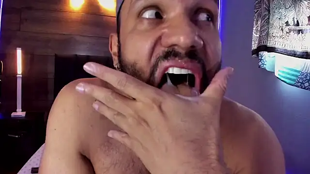 Snapshot of anthonylatynxd chatting on 02-09-25, 02:29 anthonylatynxd online show from 02-09-25, 02:29