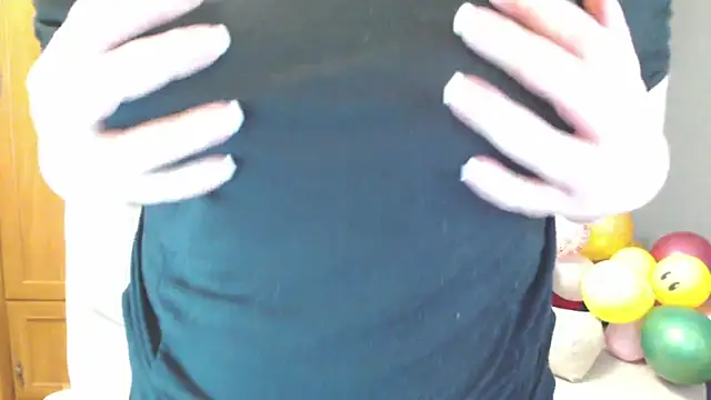 Snapshot of Cute_sun chatting on 02-08-25, 04:25 Cute sun online show from 02-08-25, 04:25