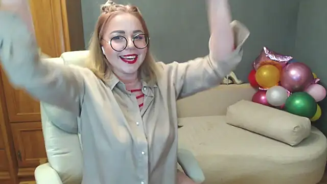Snapshot of Cute_sun chatting on 02-28-25, 08:18 Cute sun online show from 02-28-25, 08:18