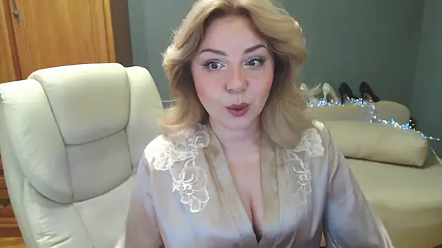 Snapshot of Cute_sun chatting on 10-12-25, 09:43 Cute sun online show from 10-12-25, 09:43