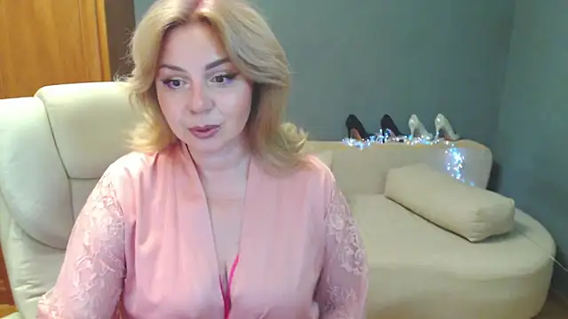 Snapshot of Cute_sun chatting on 09-14-25, 04:29 Cute sun online show from 09-14-25, 04:29