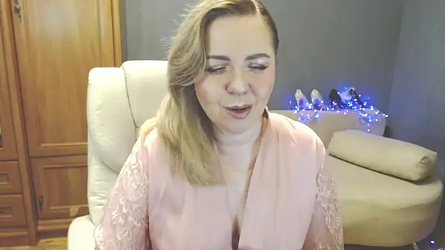 Snapshot of Cute_sun chatting on 07-04-26, 06:12 Cute sun online show from 07-04-26, 06:12