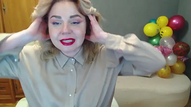 Snapshot of Cute_sun chatting on 02-05-25, 03:23 Cute sun online show from 02-05-25, 03:23