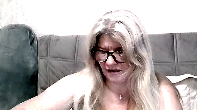 Diana 49 online show from 04-25-26, 05:21