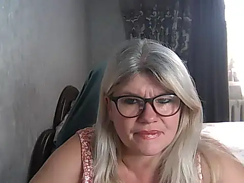 Snapshot of Diana_49 chatting on 09-13-25, 12:16 Diana 49 online show from 09-13-25, 12:16