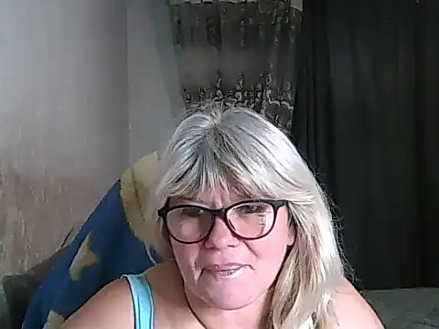 Snapshot of Diana_49 chatting on 10-14-25, 10:05 Diana 49 online show from 10-14-25, 10:05