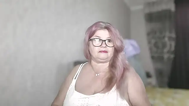 Snapshot of Diana_49 chatting on 07-21-26, 06:26 Diana 49 online show from 07-21-26, 06:26