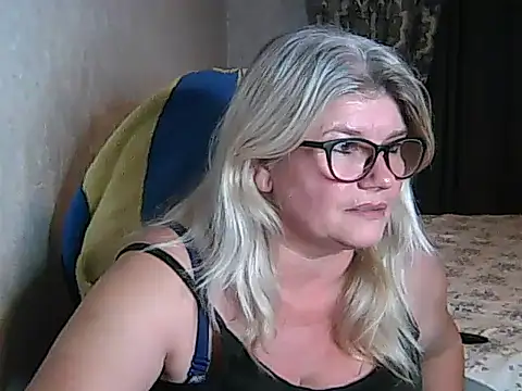Snapshot of Diana_49 chatting on 09-19-25, 07:29 Diana 49 online show from 09-19-25, 07:29