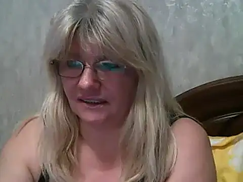 Snapshot of Diana_49 chatting on 03-15-25, 07:05 Diana 49 online show from 03-15-25, 07:05